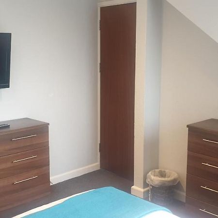 Lockinbar Holiday Apartments Тенби Экстерьер фото