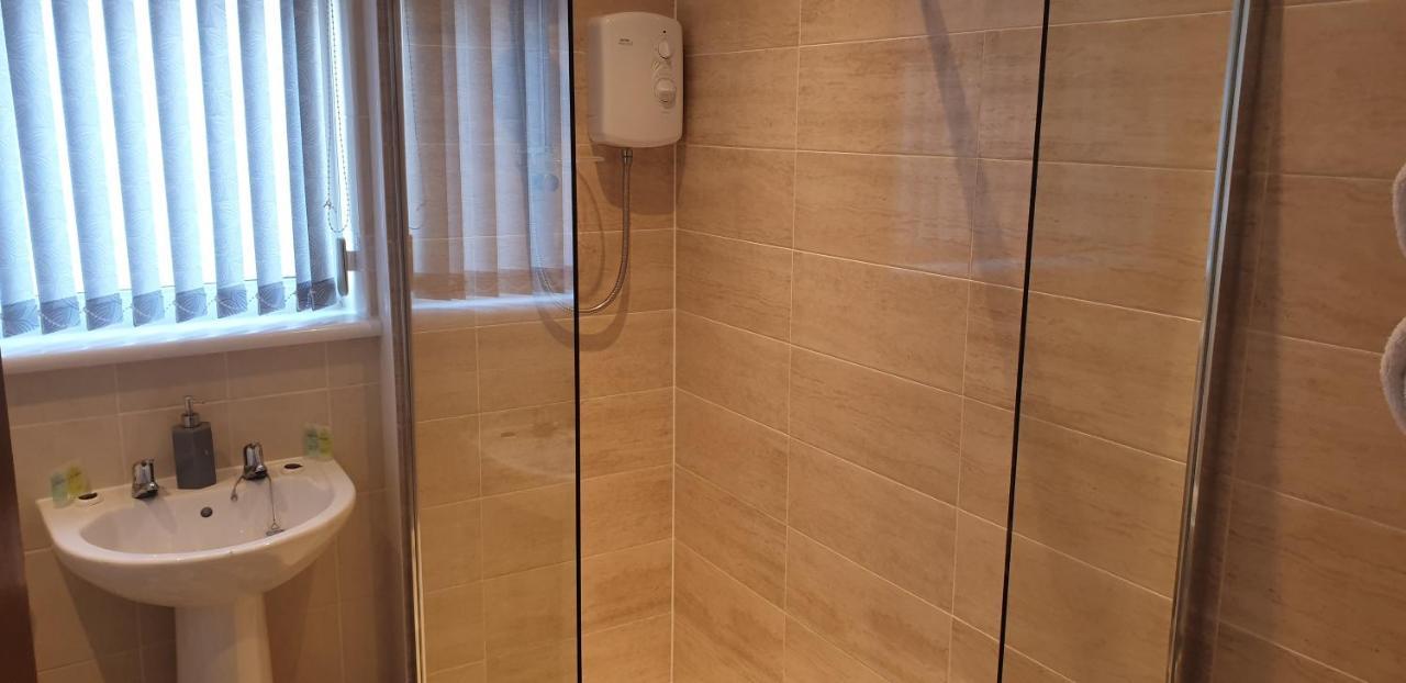 Lockinbar Holiday Apartments Тенби Экстерьер фото