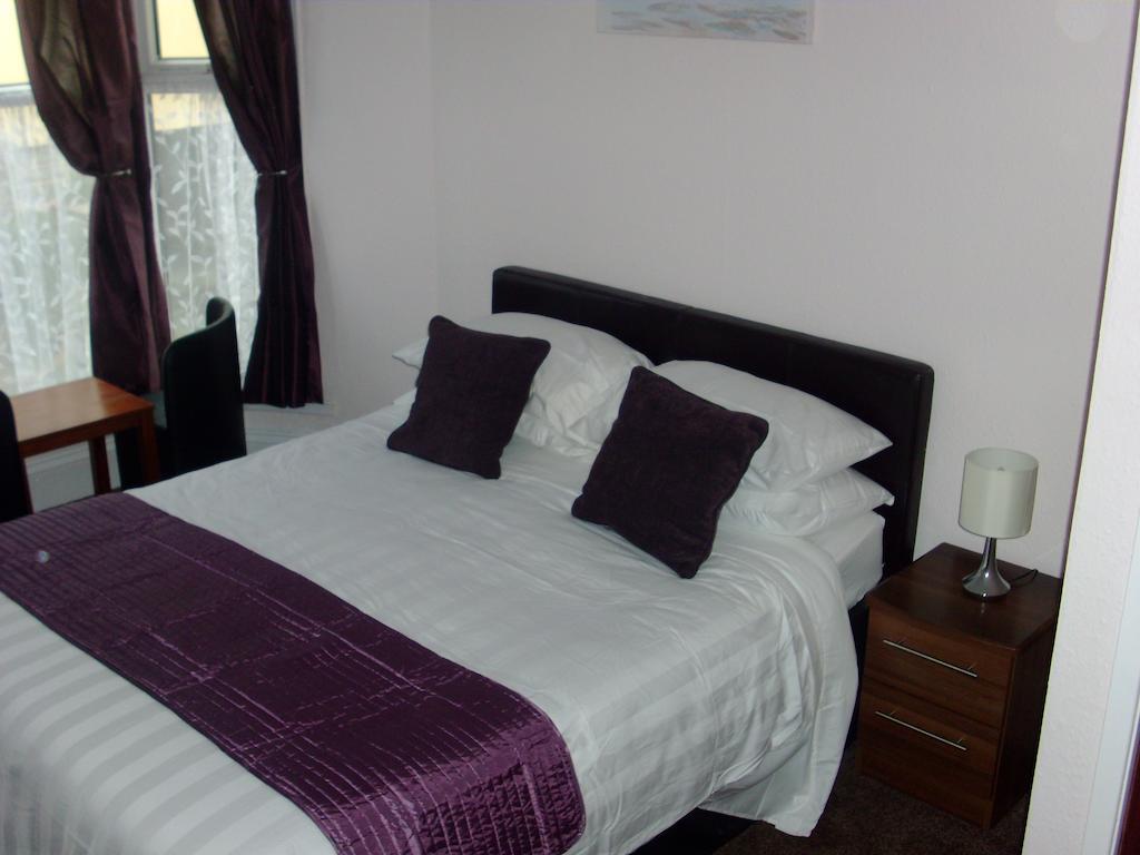 Lockinbar Holiday Apartments Тенби Номер фото