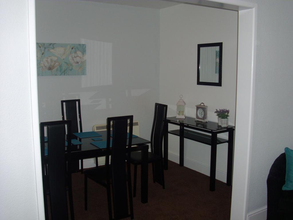 Lockinbar Holiday Apartments Тенби Экстерьер фото