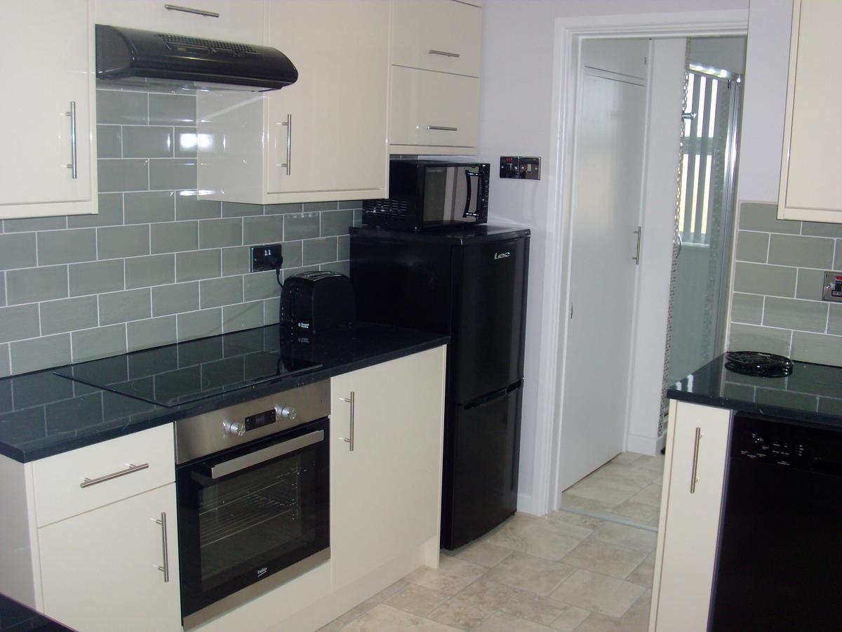 Lockinbar Holiday Apartments Тенби Экстерьер фото