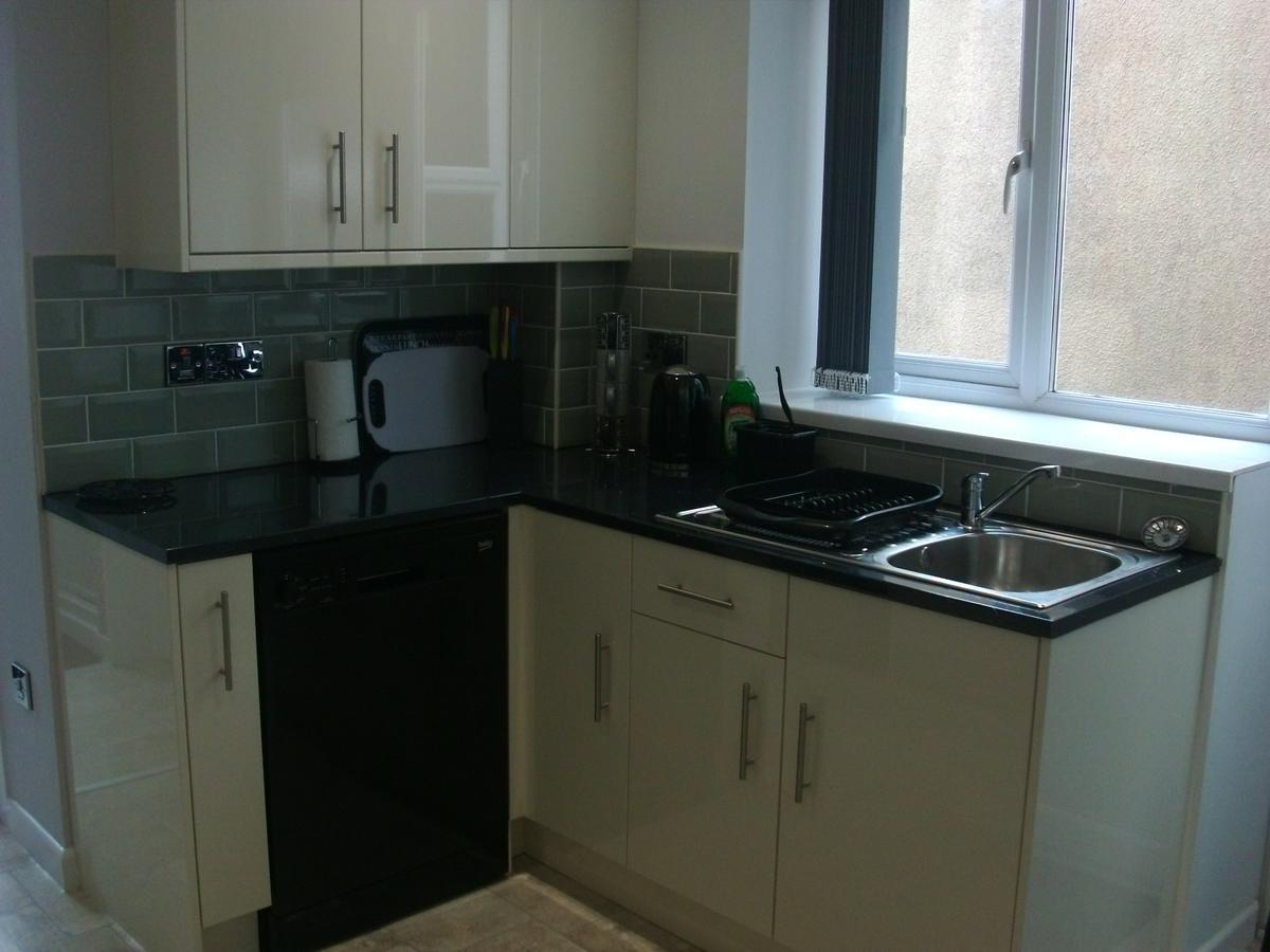 Lockinbar Holiday Apartments Тенби Экстерьер фото