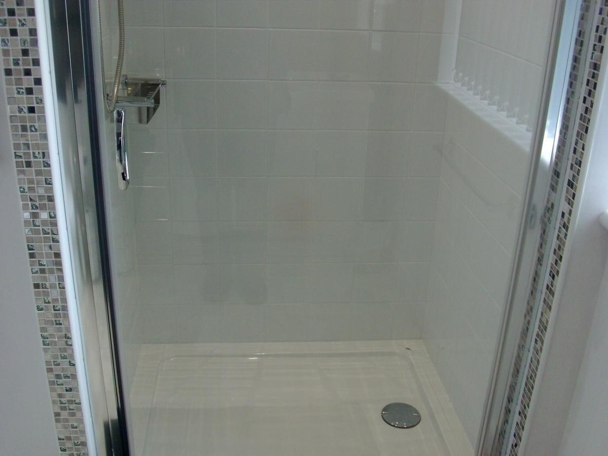 Lockinbar Holiday Apartments Тенби Экстерьер фото