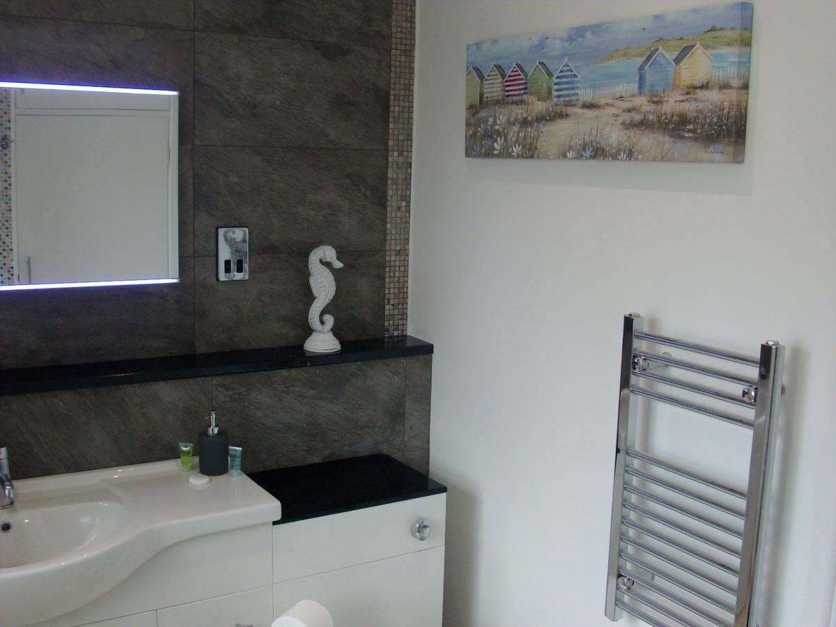 Lockinbar Holiday Apartments Тенби Экстерьер фото
